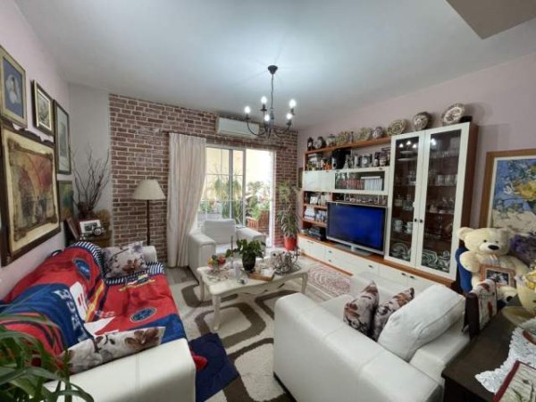 Tirane, shitet apartament 3+1+BLK Kati 3, 140.000 m² 140.000 Euro (Fresku)