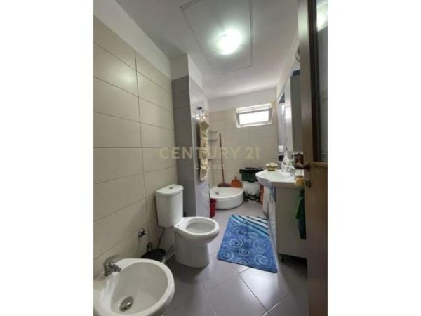 Tirane, shitet apartament 3+1+BLK Kati 3, 140.000 m² 140.000 Euro (Fresku)