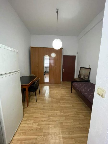Tirane, jap me qera garsonier 1+1 Kati 2, 38 m² 220 Euro (Medreseja)