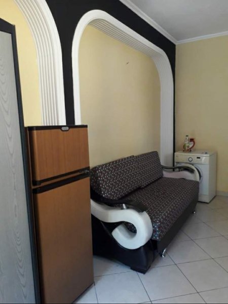 Tirane, jepet me qera garsonier 1+1 Kati 1, 37 m² 13.000 Leke (SIRI KODRA)