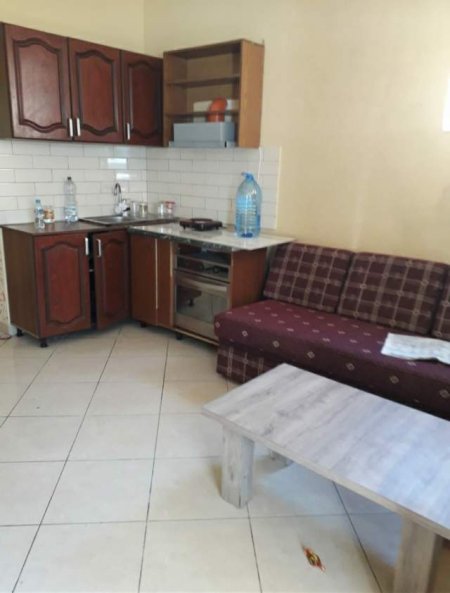 Tirane, jepet me qera garsonier 1+1 Kati 1, 37 m² 13.000 Leke (SIRI KODRA)