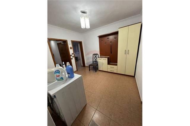 Tirane, jepet me qera apartament 2+1 Kati 2, 80 m² 380 Euro (21 dhjetori)