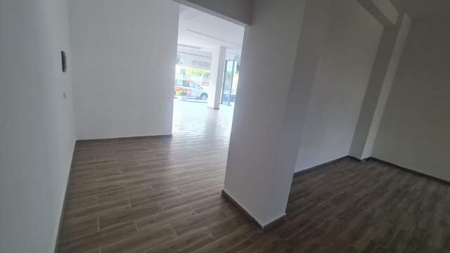 Tirane, jepet me qera ambjent biznesi Kati 0, 160 m² 960 Euro (Rruga Don Bosko)