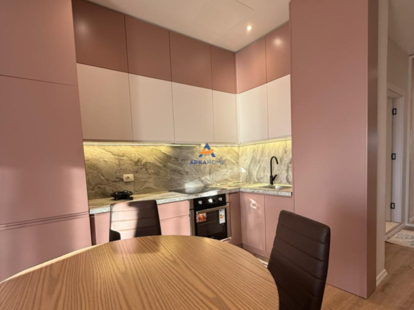 Vlore, jepet me qera apartament 2+1 Kati 1, 121 m² 600 € (PRANE LUNGOMARE VLORE REZIDENCA ODEON)