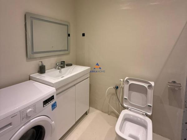 Vlore, jepet me qera apartament 2+1 Kati 1, 121 m² 600 € (PRANE LUNGOMARE VLORE REZIDENCA ODEON)