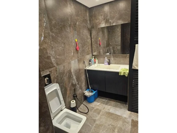 Tirane, jepet me qera apartament 2+1 Kati 5, 100 m² 650 € 