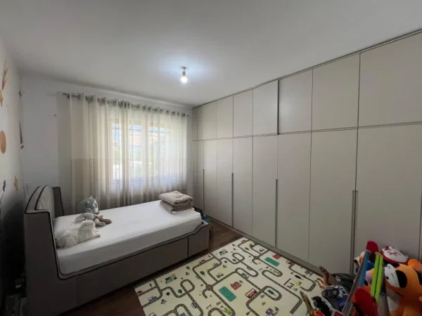 Tirane, jepet me qera apartament 2+1 Kati 2, 500 € 