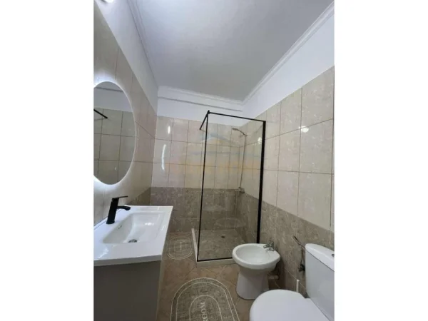 Tirane, shitet apartament 2+1+Ballkon Kati 9, 92 m² 148.000 € (Unaza e Re,)