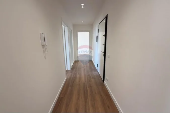 Tirane, shitet apartament 2+1+Ballkon , 97 m² 120.000 € 