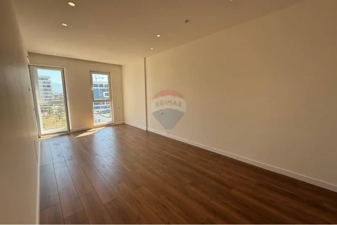 Tirane, shitet apartament 2+1+Ballkon , 97 m² 120.000 € 