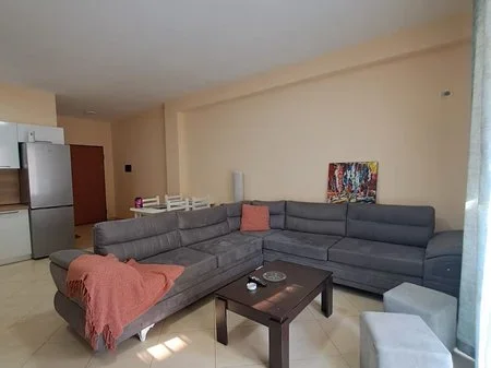 Tirane, jepet me qera apartament 2+1+Ballkon Kati 4, 84 m² 580 € (Kodra e Diellit)