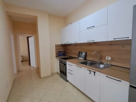Tirane, jepet me qera apartament 2+1+Ballkon Kati 4, 84 m² 580 € (Kodra e Diellit)