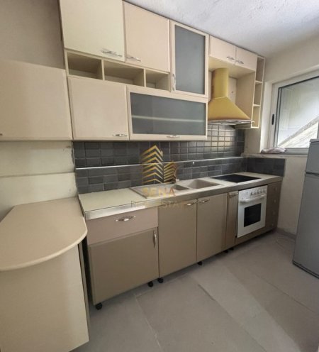 Tirane, jepet me qera apartament 1+1 Kati 1, 72 m² 380 € (Rruga Haxhi Isuf Banka)