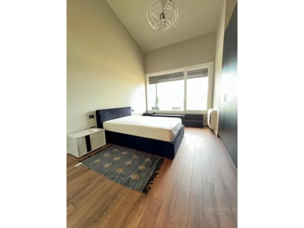 Tirane, jepet me qera apartament 3+1 Kati 1, 170 m² 2.500 € (Long Hill Rezidence)