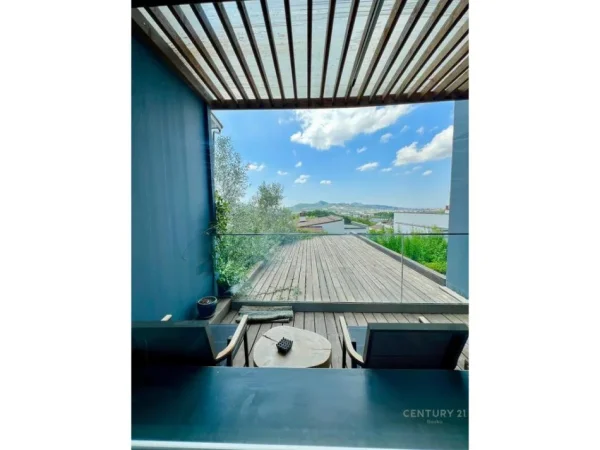 Tirane, jepet me qera apartament 3+1 Kati 1, 170 m² 2.500 € (Long Hill Rezidence)