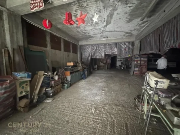 Tirane, shes toke , 1.210 m² 900.000 € (Autostrada Tirane Durres)