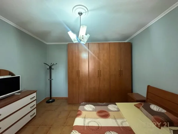 Tirane, shes Vile 3+1+Ballkon Kati 3, 217 m² 340.000 € (Rruga Jordan Misja)