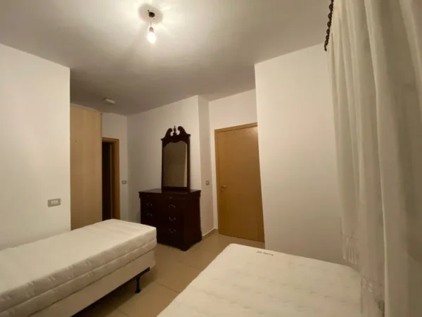 Tirane, jap me qera apartament 2+1+Ballkon Kati 5, 100 m² 600 € (SIRI KOKDRA)