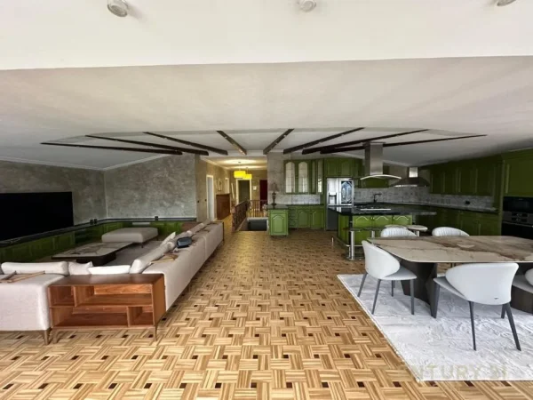 Tirane, jepet me qera apartament+verande | Penthouse Kati 7, 330 m² 2.500 € (Lake View)