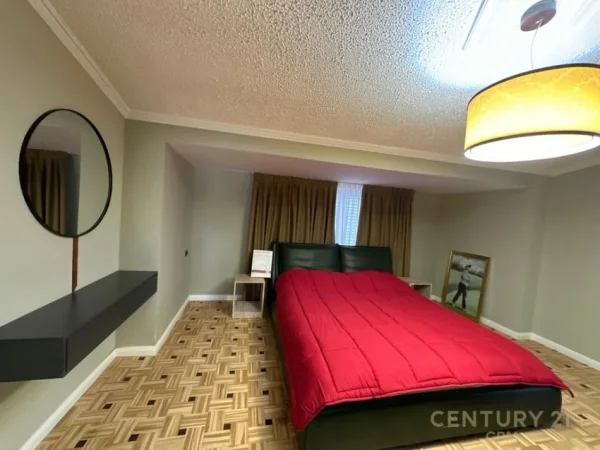 Tirane, jepet me qera apartament+verande | Penthouse Kati 7, 330 m² 2.500 € (Lake View)