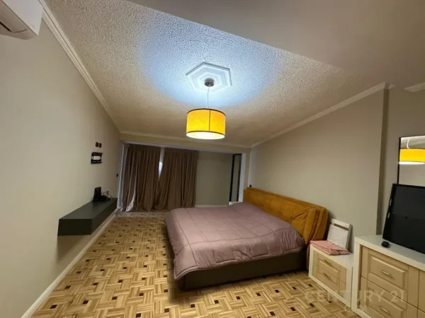 Tirane, jepet me qera apartament+verande | Penthouse Kati 7, 330 m² 2.500 € (Lake View)