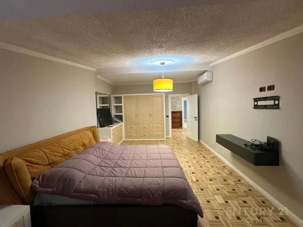 Tirane, jepet me qera apartament+verande | Penthouse Kati 7, 330 m² 2.500 € (Lake View)