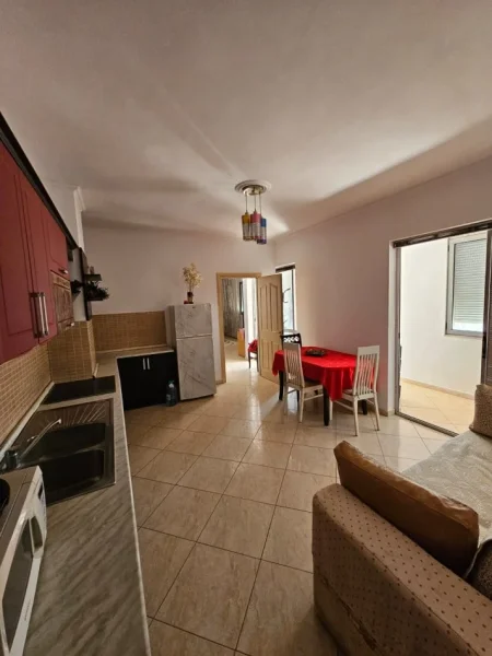 Tirane, jepet me qera apartament 2+1 Kati 8, 112 m² 1.000 € (MINISTRIA E DREJTESISE)