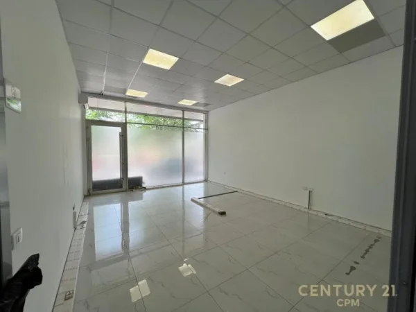 Tirane, shes ambjent biznesi Kati 0, 415 m² 1.175.000 € (Jordan Misja)
