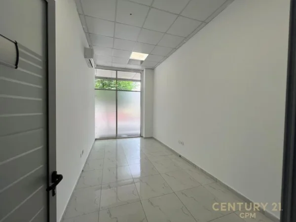 Tirane, shes ambjent biznesi Kati 0, 415 m² 1.175.000 € (Jordan Misja)