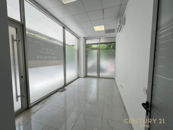 Tirane, shes ambjent biznesi Kati 0, 415 m² 1.175.000 € (Jordan Misja)