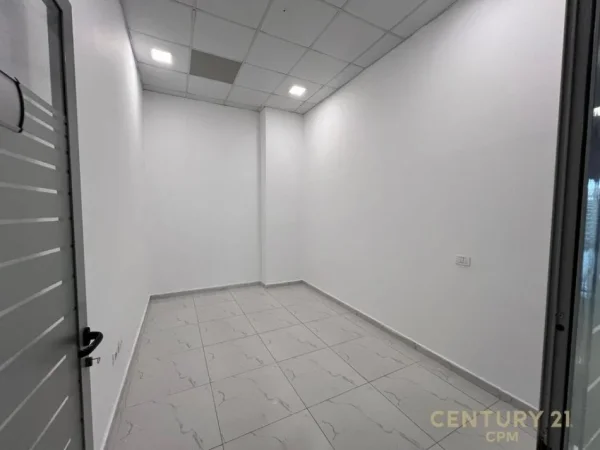 Tirane, shes ambjent biznesi Kati 0, 415 m² 1.175.000 € (Jordan Misja)