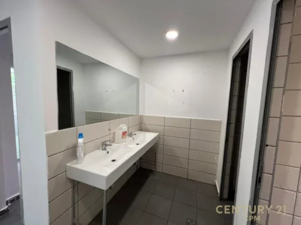 Tirane, shes ambjent biznesi Kati 0, 415 m² 1.175.000 € (Jordan Misja)