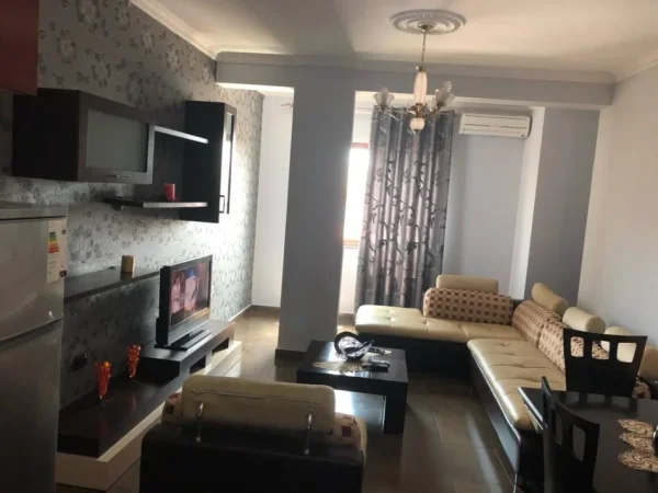 Tirane, jepet me qera apartament 2+1 Kati 5, 90 m² 650 € (Rruga e Dibres)