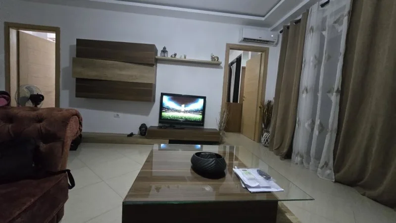 Tirane, jepet me qera apartament 2+1 Kati 2, 65 m² 500 € (kodra diellit)