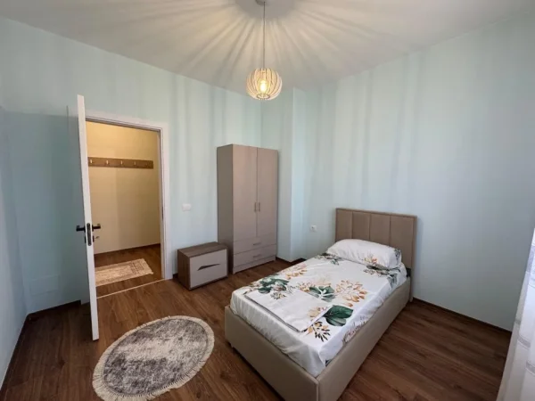 Tirane, jepet me qera apartament 2+1 Kati 5, 89 m² 650 € (Paskuqan)