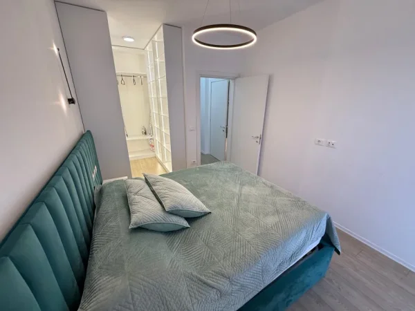Tirane, jepet me qera apartament 1+1 Kati 15, 63 m² 900 € (Garden building rezidence)