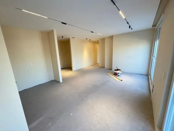 Tirane, shitet apartament 2+1 Kati 4, 142 m² 315.000 € (Prane shkolles 1 maji)