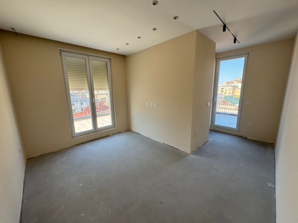 Tirane, shitet apartament 2+1 Kati 4, 142 m² 315.000 € (Prane shkolles 1 maji)