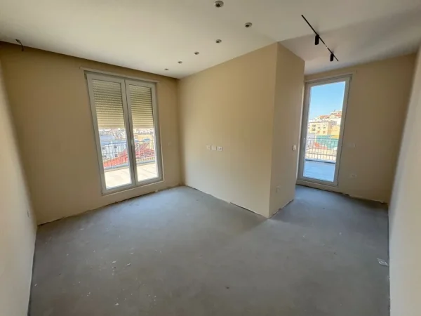 Tirane, shitet apartament 2+1 Kati 4, 142 m² 315.000 € (Prane shkolles 1 maji)