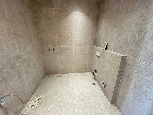 Tirane, shitet apartament 2+1 Kati 4, 142 m² 315.000 € (Prane shkolles 1 maji)