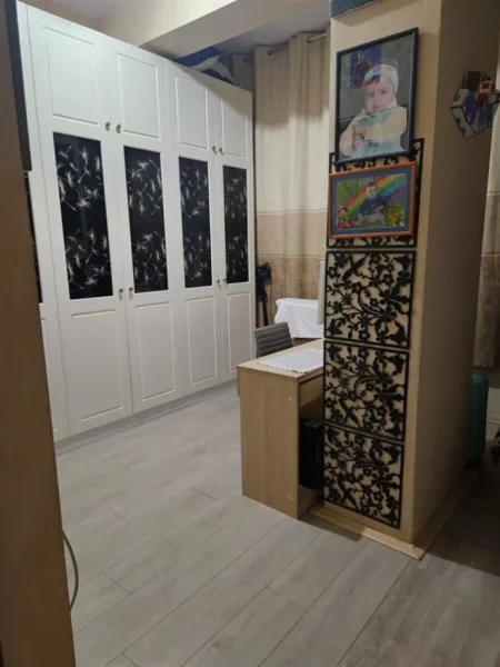 Tirane, jepet me qera apartament 3+1+Ballkon Kati 2, 138 m² 450 € (QYTET STUDENTI)