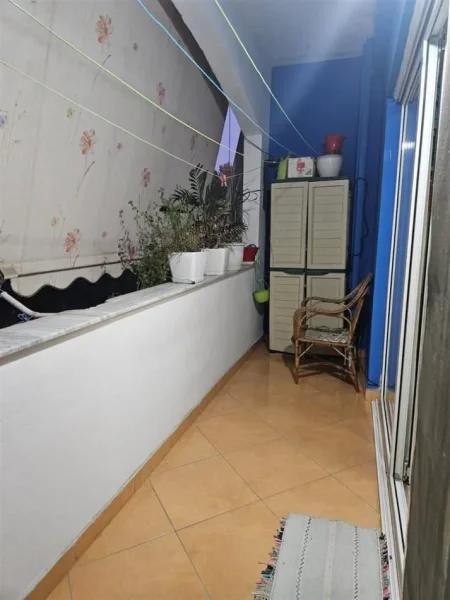 Tirane, jepet me qera apartament 3+1+Ballkon Kati 2, 138 m² 450 € (QYTET STUDENTI)