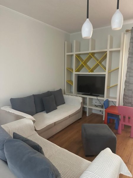 Tirane, jepet me qera apartament 2+1+Ballkon Kati 3, 90 m² 700 € (Pranë Liqenit Artificial Tiranë)