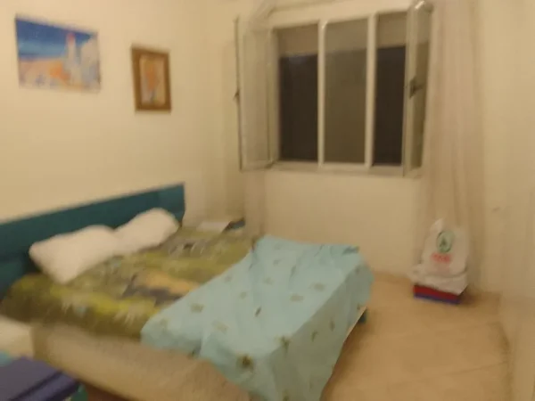 Tirane, ndarje qeraje apartament 1+1+Aneks Kati 0, 50 m² 170 € (Rruga ura, afer komisariati nr 4. Per kinostudio)