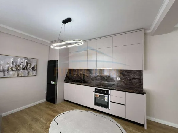 Tirane, shitet apartament 2+1+Ballkon Kati 9, 91 m² 148.000 € 