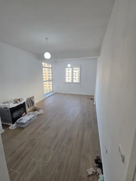 Shqiperi, jepet me qera 1+1 Kati 8, 77 m² 520 € 