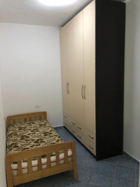 Tirane, jepet me qera apartament 2+1+Ballkon Kati 2, 72 m² 350 € (Shefqet kuka)