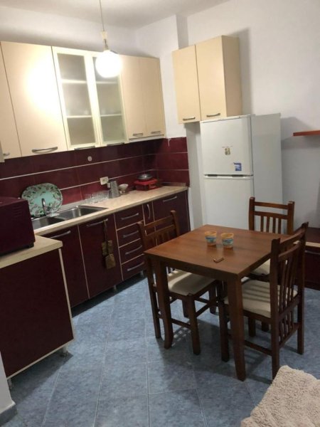 Tirane, jepet me qera apartament 2+1+Ballkon Kati 2, 72 m² 350 € (Shefqet kuka)