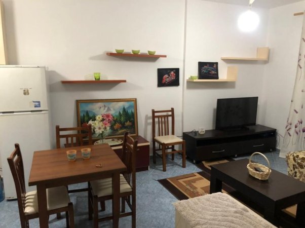 Tirane, jepet me qera apartament 2+1+Ballkon Kati 2, 72 m² 350 € (Shefqet kuka)