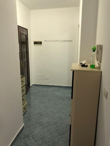 Tirane, jepet me qera apartament 2+1+Ballkon Kati 2, 72 m² 350 € (Shefqet kuka)